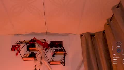 Snapshot of piafisher_ chatting on 10-18-25, 01:41 PIA FISHER online show from 10-18-25, 01:41