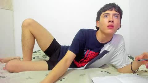 picaszomilos350 online show from 04-04-26, 07:17