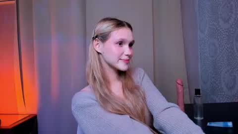 Snapshot of pickanicole chatting on 06-12-26, 04:11 Adeline online show from 06-12-26, 04:11