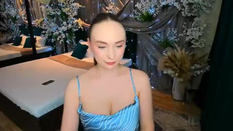 Emelie online show from 03-12-25, 07:38