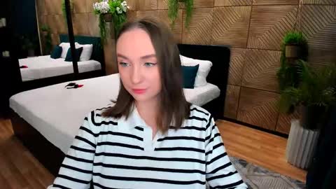 Emelie online show from 10-02-25, 10:22