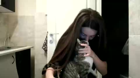 Snapshot of pieceofmoon chatting on 02-18-26, 09:44 Moonie online show from 02-18-26, 09:44