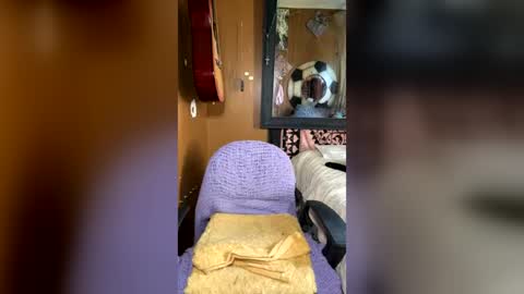 Snapshot of piecesxx chatting on 06-12-26, 05:23 piecesxx online show from 06-12-26, 05:23