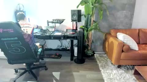 Snapshot of pierrefitch chatting on 03-02-25, 11:20 Pierre Fitch online show from 03-02-25, 11:20