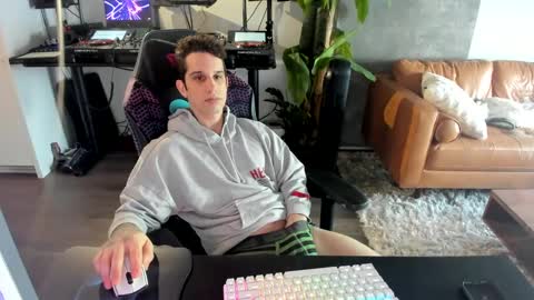 Snapshot of pierrefitch chatting on 03-10-25, 10:02 Pierre Fitch online show from 03-10-25, 10:02