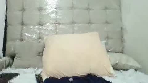 Snapshot of pieslatinos chatting on 12-30-24, 03:14 pieslatinos online show from 12-30-24, 03:14