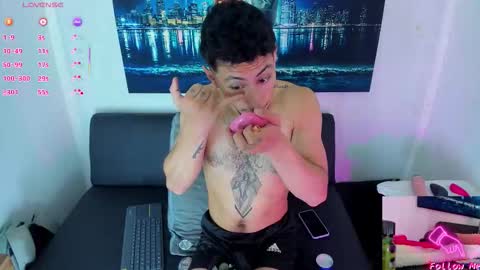 Snapshot of piggy_eddy chatting on 10-13-25, 04:56 Eddy Brock... Its a pleasure to talk to... online show from 10-13-25, 04:56