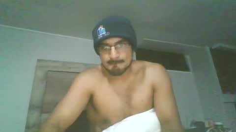 Snapshot of piggybottom299 chatting on 11-10-25, 08:35 piggybottom299 online show from 11-10-25, 08:35