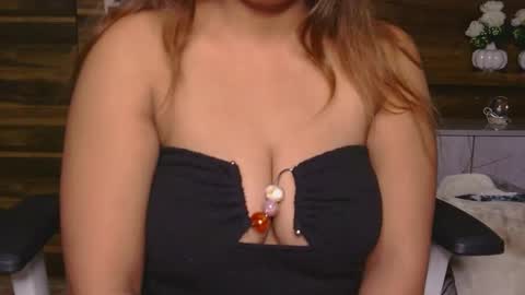 Snapshot of pihu59933 chatting on 12-17-25, 04:24 pihu59933 online show from 12-17-25, 04:24