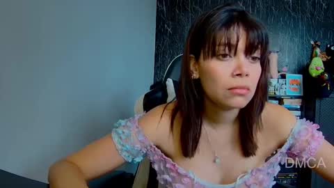 Snapshot of piixiie_d_oll chatting on 03-12-25, 09:03 Andrea G online show from 03-12-25, 09:03