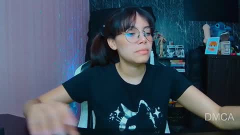 Snapshot of piixiie_d_oll chatting on 10-16-25, 02:45 Andrea G online show from 10-16-25, 02:45