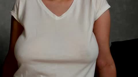 Snapshot of pikanikaah chatting on 12-22-24, 10:25 PikaNikaAh online show from 12-22-24, 10:25