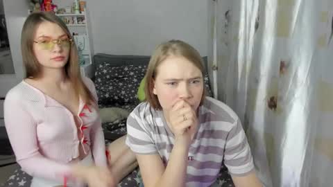 Adele and Elli online show from 03-25-26, 12:49