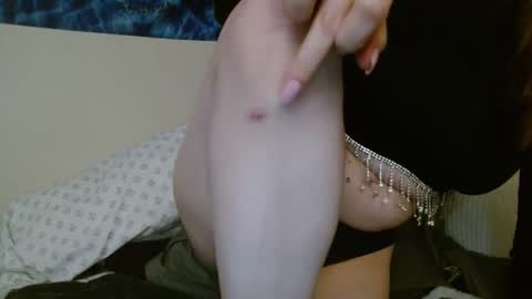 PilloGoddess online show from 01-03-25, 08:21