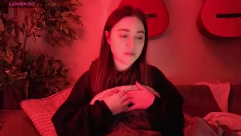 Snapshot of pillogoddess chatting on 01-11-26, 12:43 PilloGoddess online show from 01-11-26, 12:43