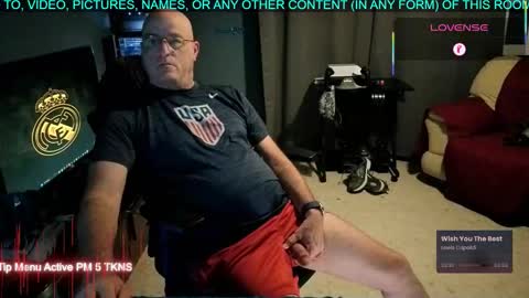 Snapshot of pilot_dave_69 chatting on 09-28-25, 03:56 Dave online show from 09-28-25, 03:56