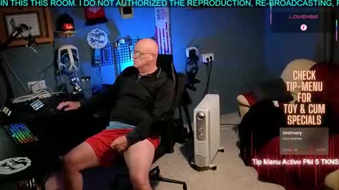 Snapshot of pilot_dave_69 chatting on 11-25-25, 05:29 Dave online show from 11-25-25, 05:29