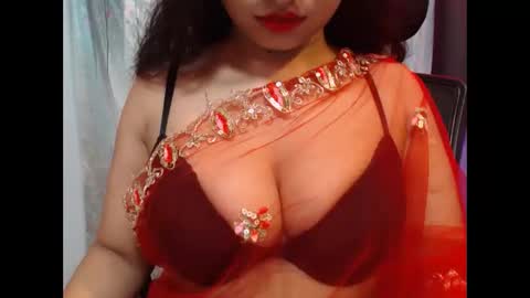 Snapshot of pilowprincess chatting on 05-04-26, 06:59 Sayra online show from 05-04-26, 06:59