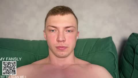 Snapshot of pimple_gang chatting on 05-29-26, 03:37 Sasha online show from 05-29-26, 03:37