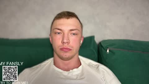 Snapshot of pimple_gang chatting on 06-01-26, 01:18 Sasha online show from 06-01-26, 01:18