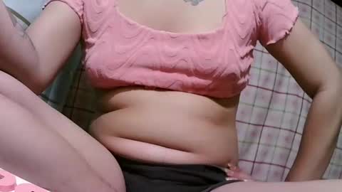 Snapshot of pinay_janella10 chatting on 10-11-25, 08:29 pinay_janella10 online show from 10-11-25, 08:29