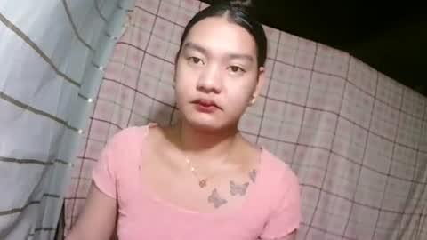 Snapshot of pinay_janella10 chatting on 10-24-25, 04:25 pinay_janella10 online show from 10-24-25, 04:25