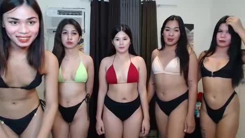 Snapshot of pinay_pussysluts chatting on 10-23-25, 12:15 rhea kris birnadith desiree medusa online show from 10-23-25, 12:15