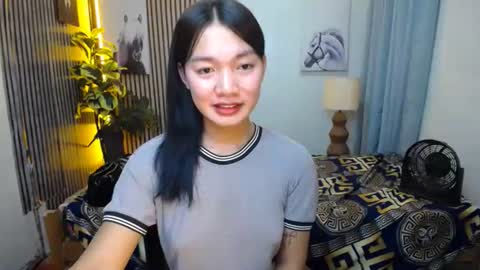 Snapshot of pinay_shenna chatting on 09-12-25, 01:38 Shenna online show from 09-12-25, 01:38