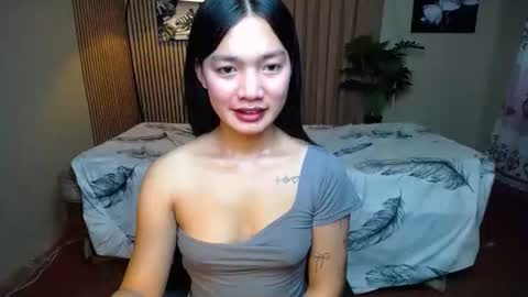 Snapshot of pinay_shenna chatting on 10-19-25, 05:08 Shenna online show from 10-19-25, 05:08