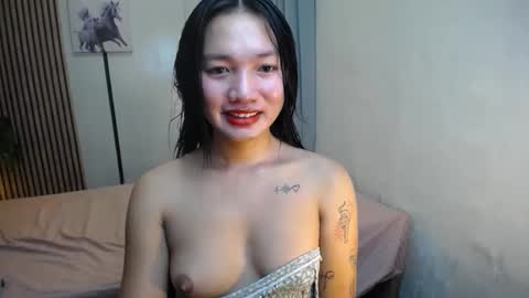 Snapshot of pinay_shenna chatting on 11-10-25, 12:53 Shenna online show from 11-10-25, 12:53