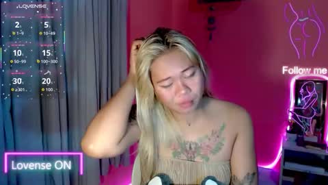 Snapshot of pinay_sweetlenatashaxx chatting on 09-25-25, 06:44 call me natasha online show from 09-25-25, 06:44