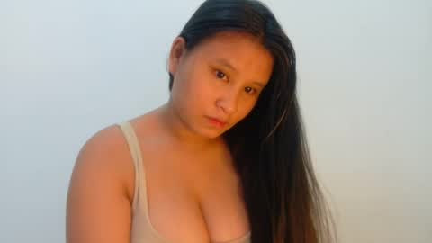 Snapshot of pinaybigboobs_69 chatting on 11-23-25, 05:40 just call me rose online show from 11-23-25, 05:40