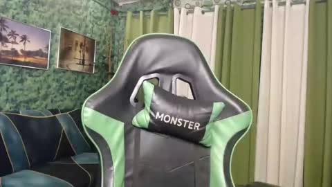 Snapshot of pinaymistress1983 chatting on 11-23-25, 02:22 PnayMistress1983 online show from 11-23-25, 02:22