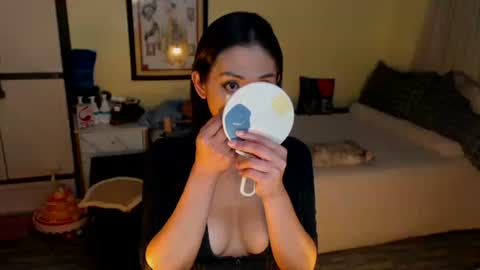 Snapshot of pinaysluttyaira chatting on 09-28-25, 05:02 PinaySluttyAira online show from 09-28-25, 05:02