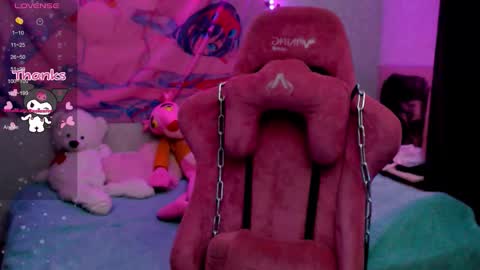 Snapshot of pineapple_dope chatting on 01-07-26, 10:23 Nancy online show from 01-07-26, 10:23