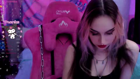 Snapshot of pineapple_dope chatting on 01-11-26, 05:51 Nancy online show from 01-11-26, 05:51