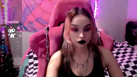 Snapshot of pineapple_dope chatting on 01-18-26, 01:20 Nancy online show from 01-18-26, 01:20