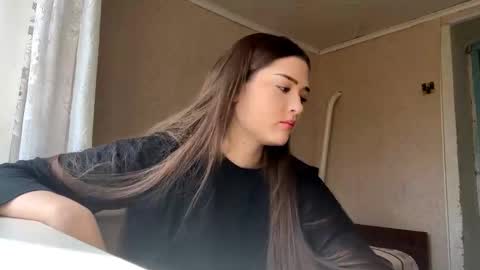 Snapshot of pinghobbie chatting on 03-10-26, 09:36 Katrin online show from 03-10-26, 09:36