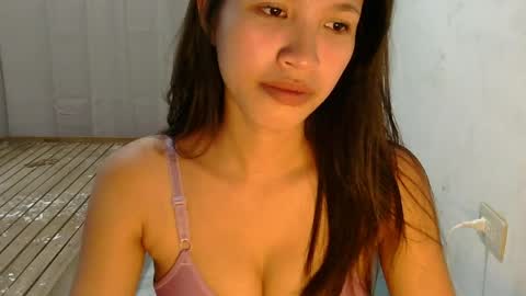 Snapshot of pink_bubbles011 chatting on 05-24-26, 06:18 pink_bubbles011 online show from 05-24-26, 06:18