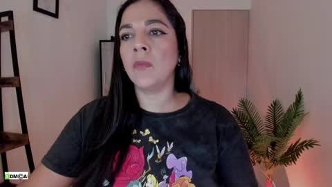 Snapshot of pink_kitten_ chatting on 06-06-26, 01:05 Eli online show from 06-06-26, 01:05