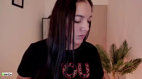Snapshot of pink_kitten_ chatting on 07-08-26, 02:21 Eli online show from 07-08-26, 02:21