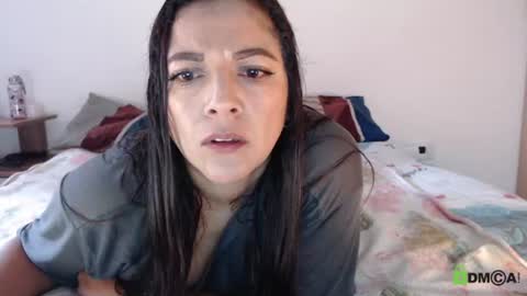 Snapshot of pink_kitten_ chatting on 07-22-26, 01:36 Eli online show from 07-22-26, 01:36