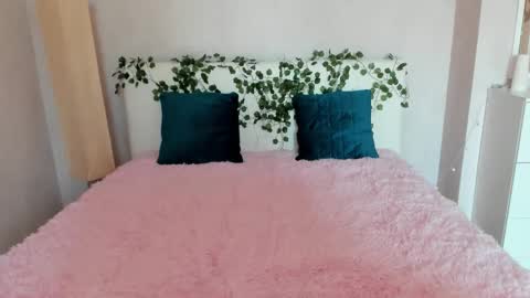 Snapshot of pink_lila18 chatting on 09-19-25, 09:00 pink_lila18 online show from 09-19-25, 09:00