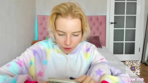 Snapshot of pink_lila18 chatting on 10-07-25, 08:22 pink_lila18 online show from 10-07-25, 08:22