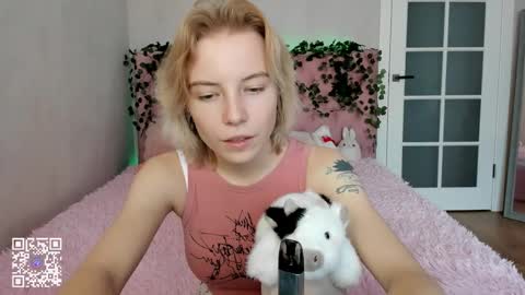 Snapshot of pink_lila18 chatting on 11-25-25, 08:25 pink_lila18 online show from 11-25-25, 08:25