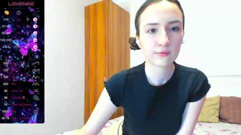Snapshot of pink_soda33 chatting on 06-21-26, 06:05 pink_soda33 online show from 06-21-26, 06:05
