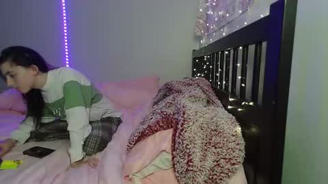 pink_tv online show from 11-06-25, 02:01