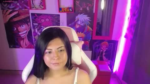 pink_yuii online show from 12-19-24, 12:02