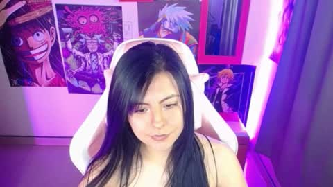 pink_yuii online show from 01-21-25, 10:41