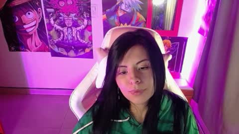 pink_yuii online show from 03-09-25, 12:53